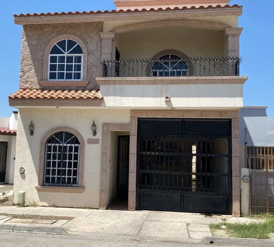 CASA EN VENTA 4 REC BOSQUES DEL PEDREGAL