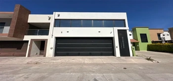 13_2803 | En Renta moderna Casa, Ampliación Viñedos | Integralia Grupo Inmobiliario