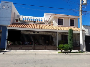 5_1826 | CASA EN VENTA 5 REC FRACC LAS HADAS | Integralia Grupo Inmobiliario