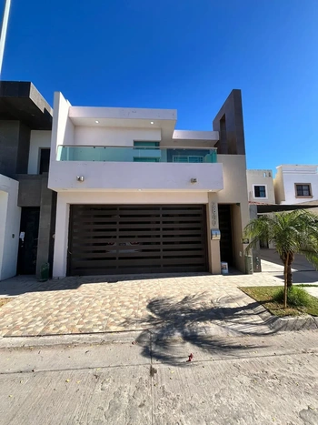 5_2446 | VENTA CASA FRACC BOSQUES DEL PEDREGAL | Integralia Grupo Inmobiliario