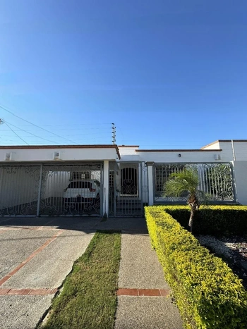 5_2539 | CASA EN VENTA  FRACC LAS FUENTES | Integralia Grupo Inmobiliario