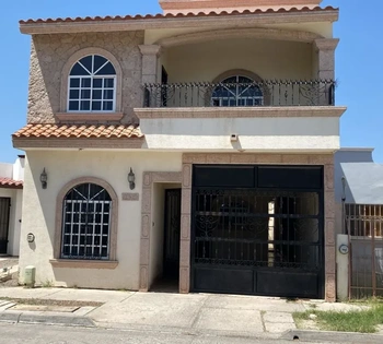 5_2876 | CASA EN VENTA 4 REC BOSQUES DEL PEDREGAL | Integralia Grupo Inmobiliario