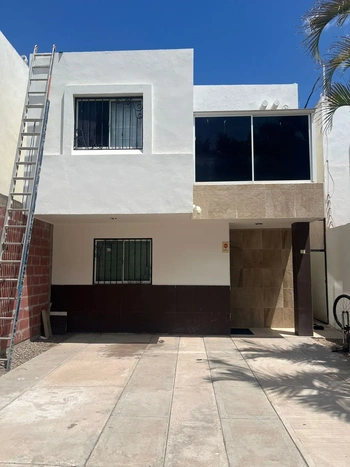 5_2940 | CASA EN RENTA AMUEBLADA VERSALLES RESIDENCIAL | Integralia Grupo Inmobiliario