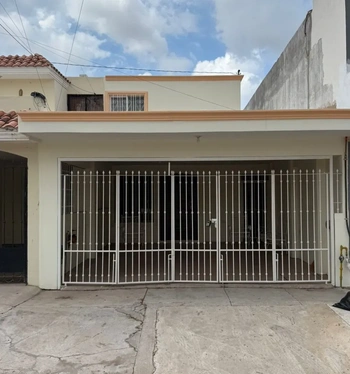 5_2961 | CASA EN RENTA AMUEBLADA FRACC EL PARQUE | Integralia Grupo Inmobiliario