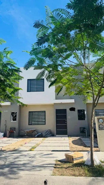 15_3071 | CASA EN RENTA NUEVA FRACC. QUINTA DE CORTEZ | Integralia Grupo Inmobiliario